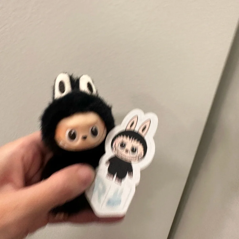 POPMART Labubu Pin for Love “R” (black) - Picture 7 of 7